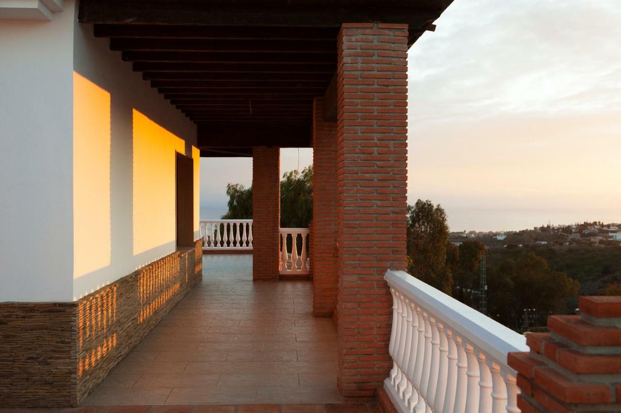 Villa El Palomar Azul With Pool And Sea View Benajarafe Exteriér fotografie